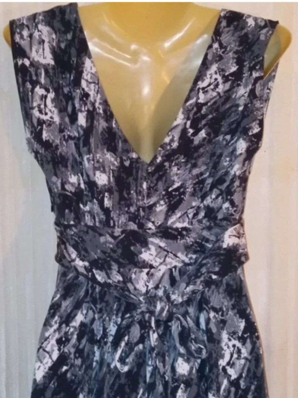 Trulli - Black, white & gray dress - flattering fit - Picture 5 of 6
